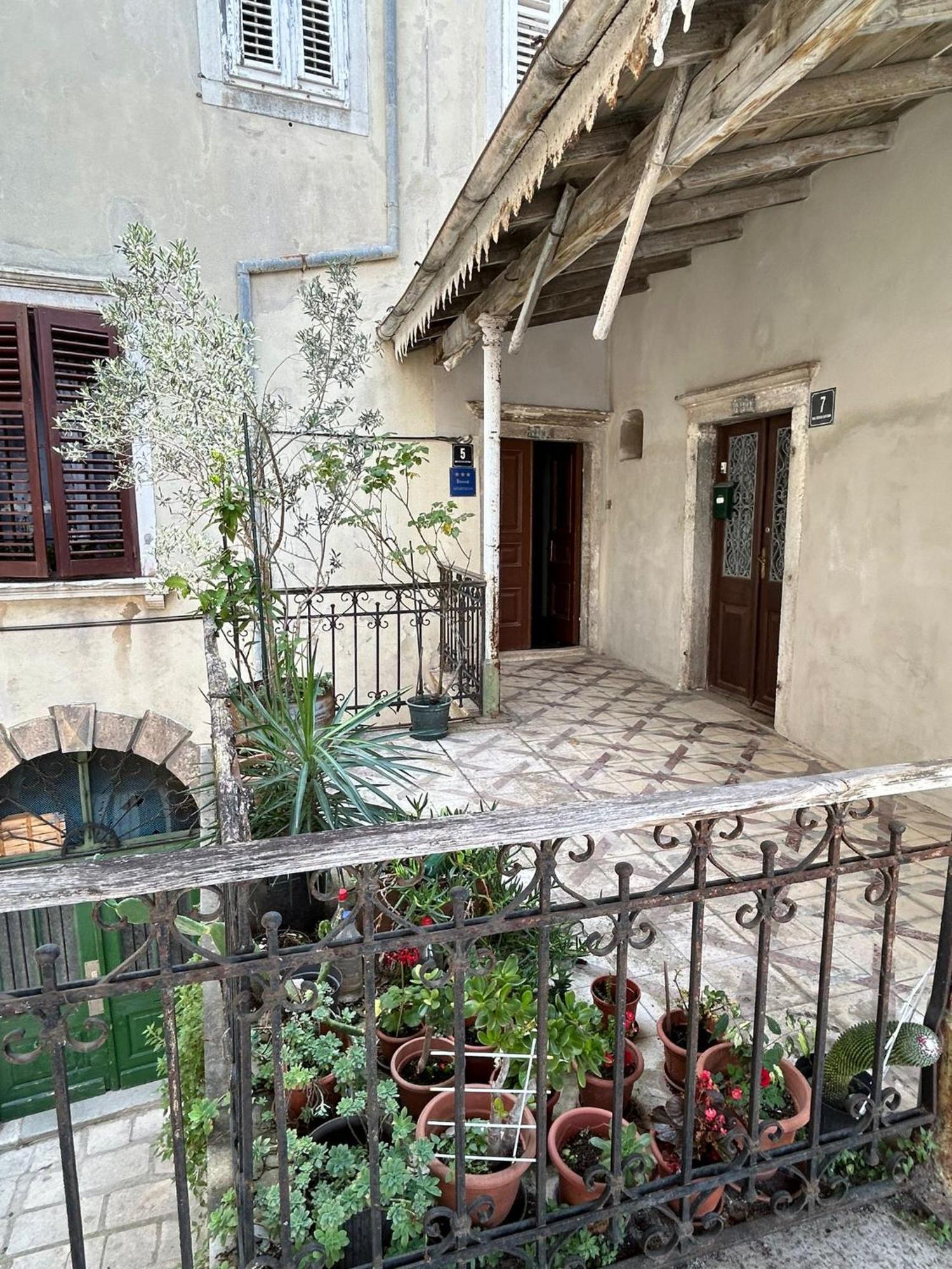 Apartman Lavanda Cres Exteriér fotografie